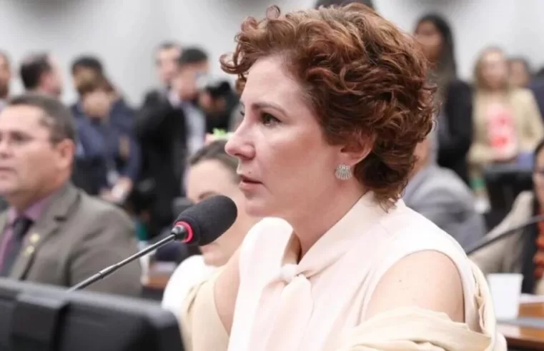 Após condenação de Zambelli, bolsonarismo reage com histeria e tenta vitimizar golpista