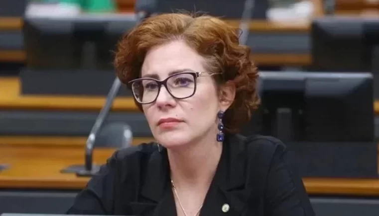 Justiça italiana mantém prisão cautelar de Carla Zambelli