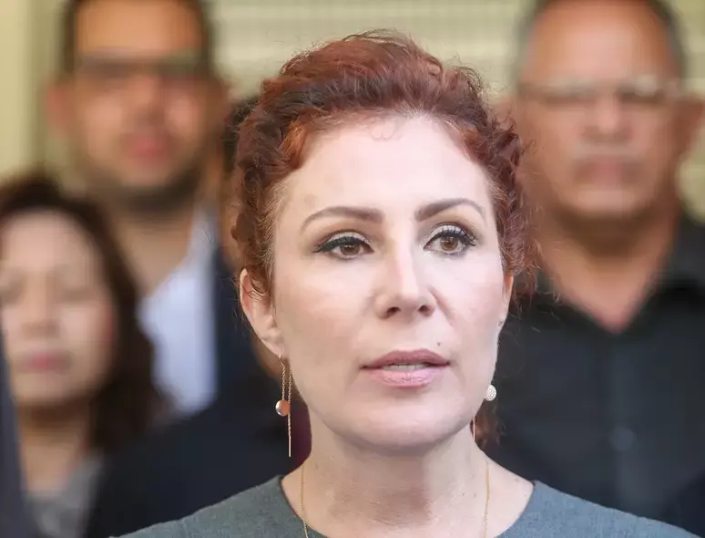 STF forma maioria de 7 a 2 e condena Carla Zambelli a 5 anos, regime semiaberto e perda de mandato