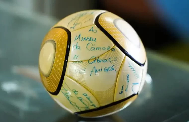 Moraes vota por condenar acusado de furtar bola autografada por Neymar