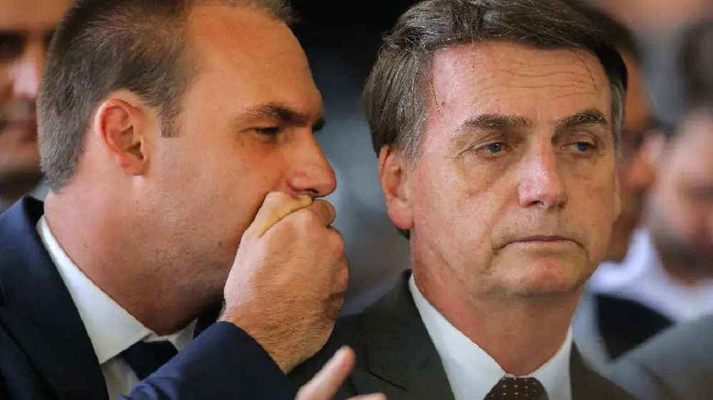 “A meta era livrar o pai, não todo mundo do 8/1”, revelam mensagens de Eduardo Bolsonaro