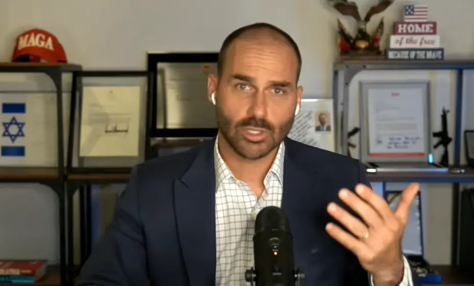 Eduardo Bolsonaro explode contra especulação sobre Michelle: “Querem tirar eu e o Flávio”